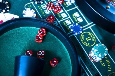 Lightning Roulette live dealer interface showing wheel and betting layout